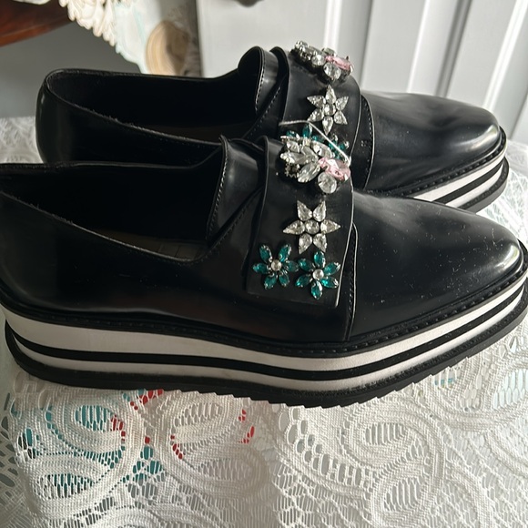 Zara Platform jeweled Embellished Derby Shoes. - Picture 4 of 8
